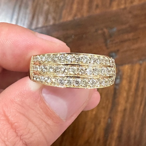 10k gold 3.25 carats of diamonds